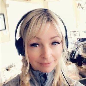 Meet your Posher, Denise